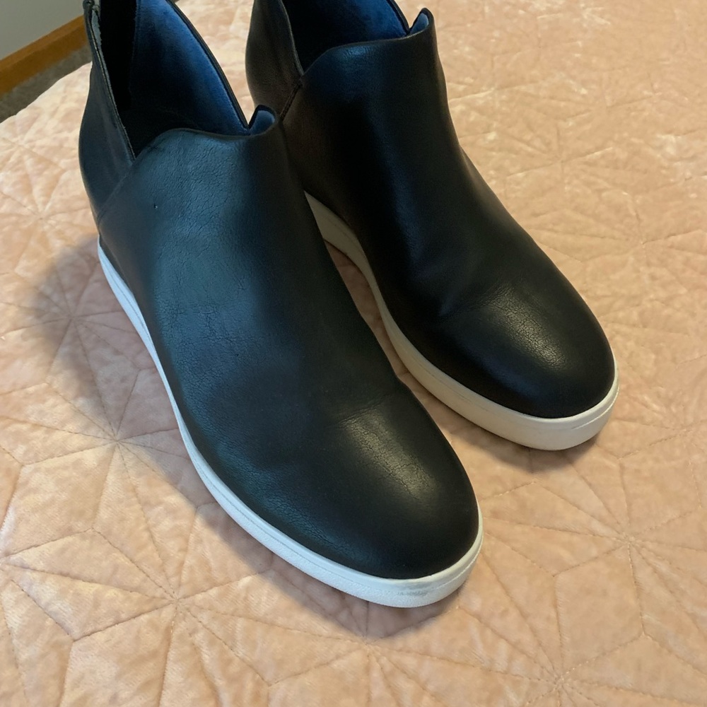 Dr Scholls 9.5 black leather wedge shoes